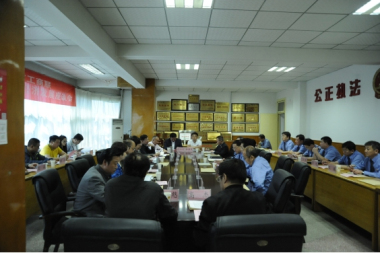 凝聚共識(shí) 保駕護(hù)航 持續(xù)服務(wù)“兩個(gè)健康”-李亞光總經(jīng)理參加榆林市檢察院、工商聯(lián)召開保促非公經(jīng)濟(jì)座談會(huì)