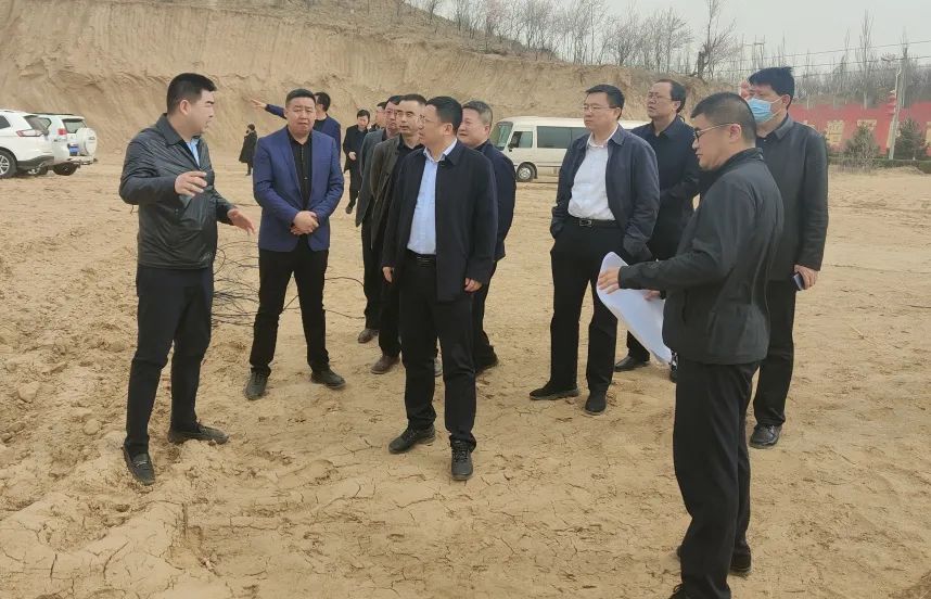 靖邊縣長孫利斌一行到東過境危化通道及物流中轉區(qū)PPP項目調(diào)研